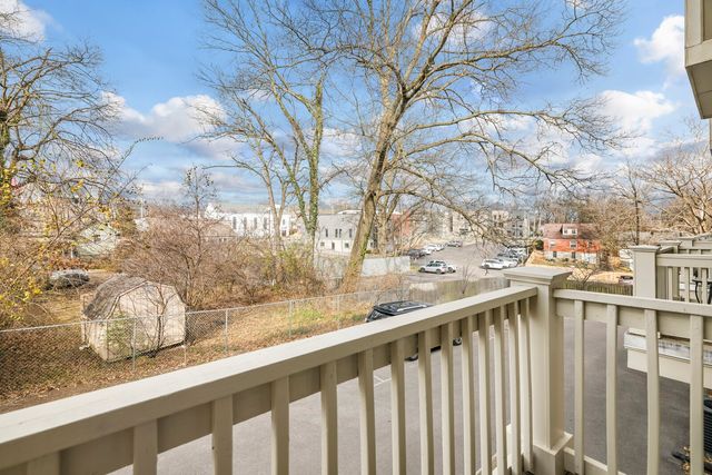 207 Porter Village Cir, Nashville, TN 37206