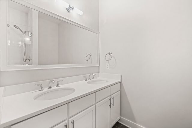 207 Porter Village Cir, Nashville, TN 37206