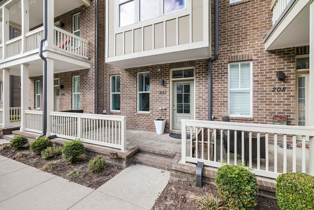 207 Porter Village Cir, Nashville, TN 37206