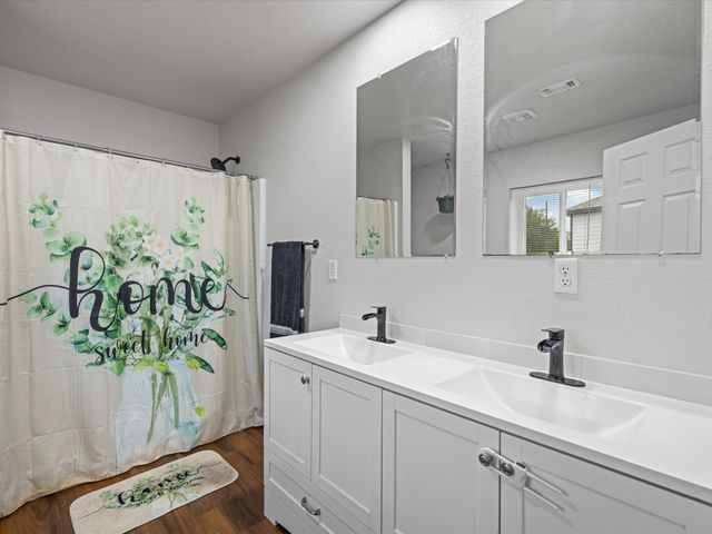 106 Edith Street, Bowie, TX 76230