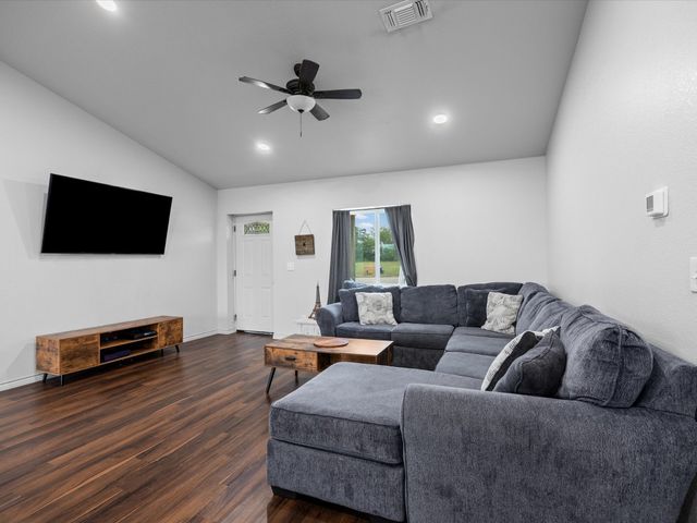106 Edith Street, Bowie, TX 76230