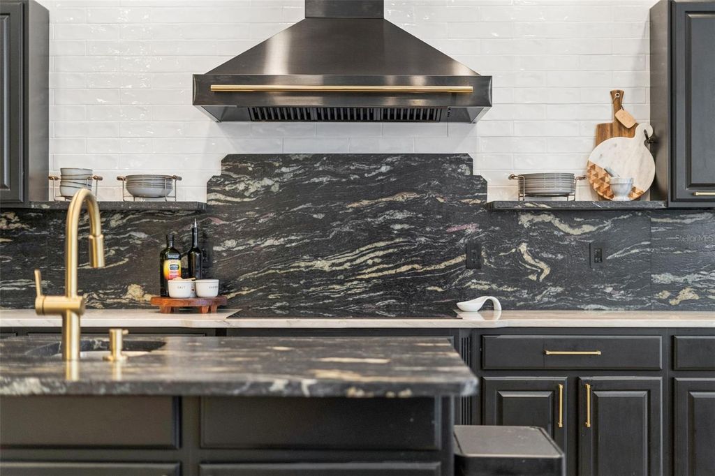 Image 14 of property listing at 5825 OXFORD MOOR BOULEVARD, Windermere, FL 34786