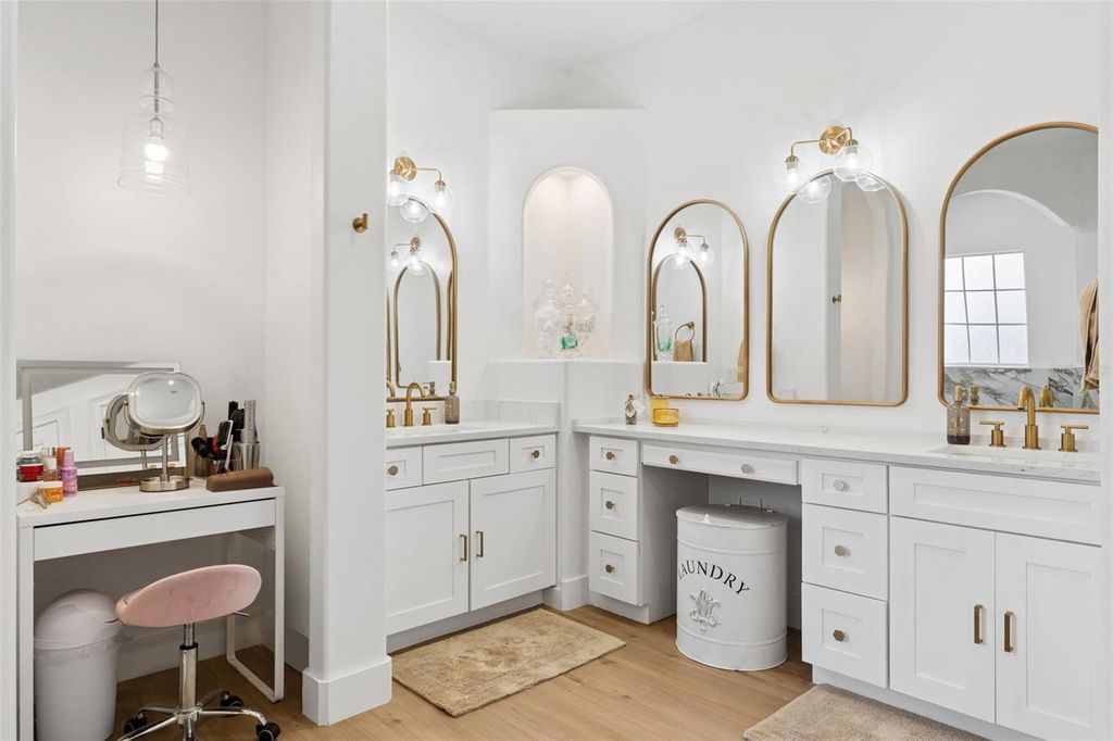 Image 24 of property listing at 5825 OXFORD MOOR BOULEVARD, Windermere, FL 34786