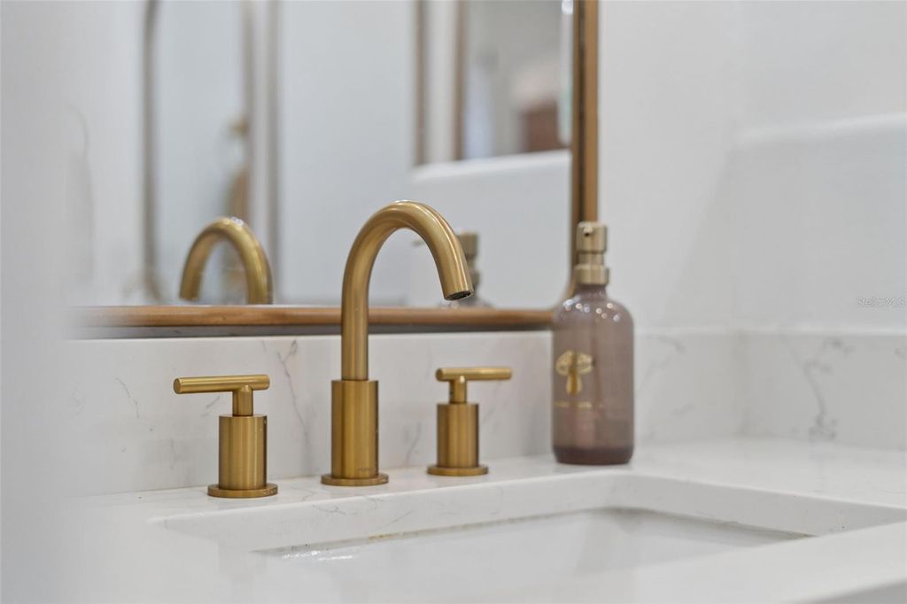 Image 25 of property listing at 5825 OXFORD MOOR BOULEVARD, Windermere, FL 34786