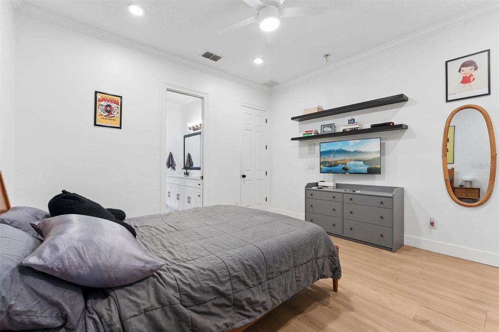 Image 30 of property listing at 5825 OXFORD MOOR BOULEVARD, Windermere, FL 34786