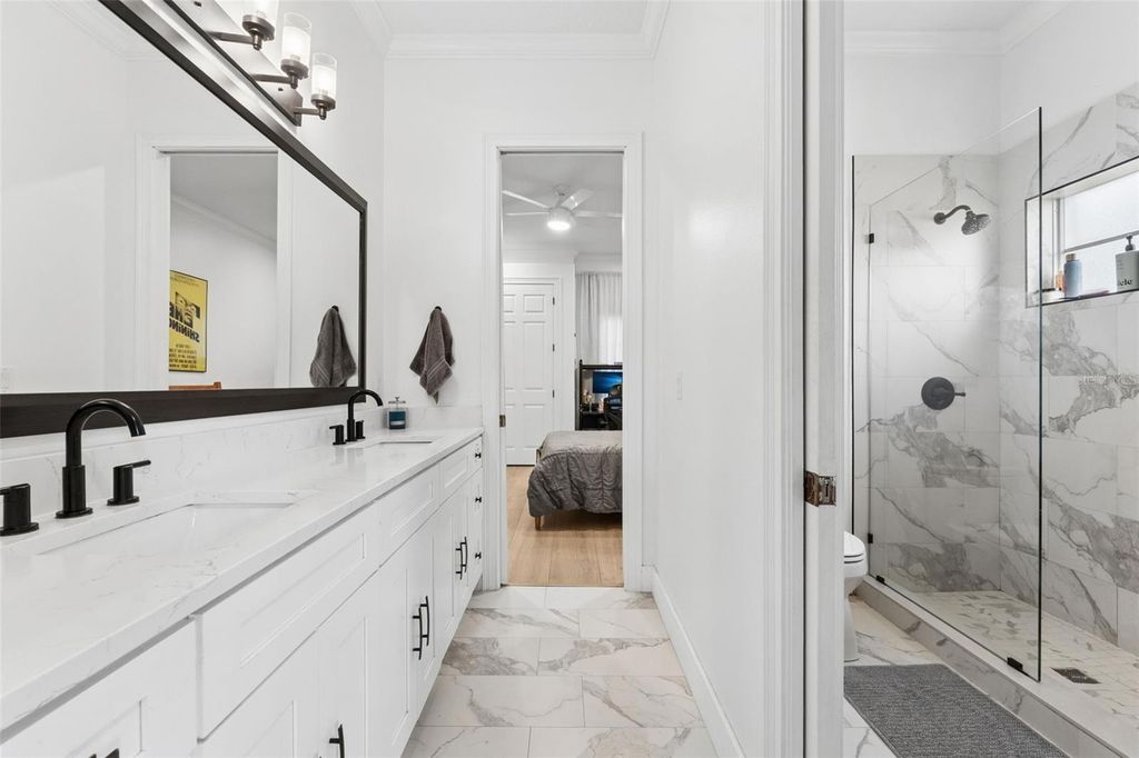 Image 31 of property listing at 5825 OXFORD MOOR BOULEVARD, Windermere, FL 34786