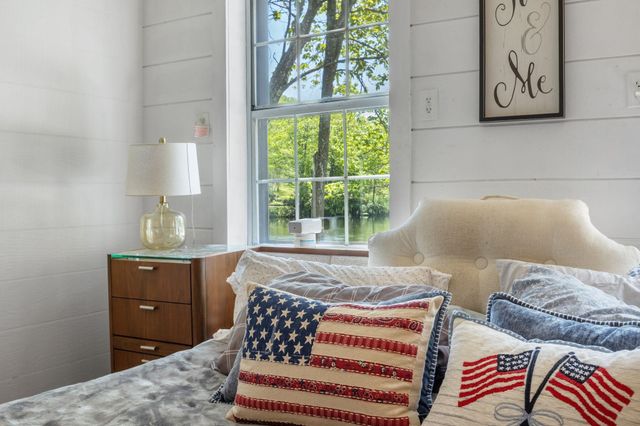 30 Riverside Drive, Ashland, NH 03217