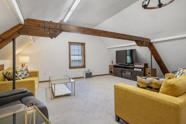 30 Riverside Drive, Ashland, NH 03217