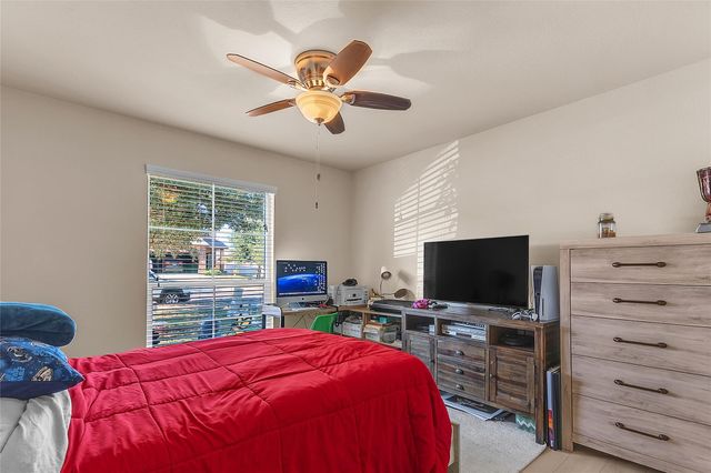 206 Linden LN, San Marcos, TX 78666