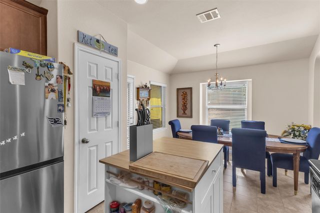 206 Linden LN, San Marcos, TX 78666