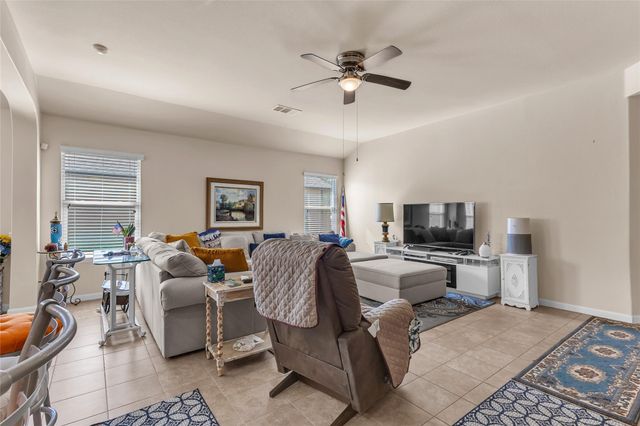 206 Linden LN, San Marcos, TX 78666