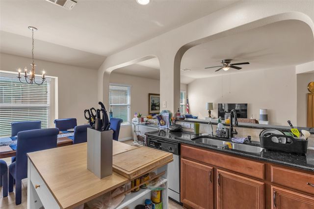 206 Linden LN, San Marcos, TX 78666