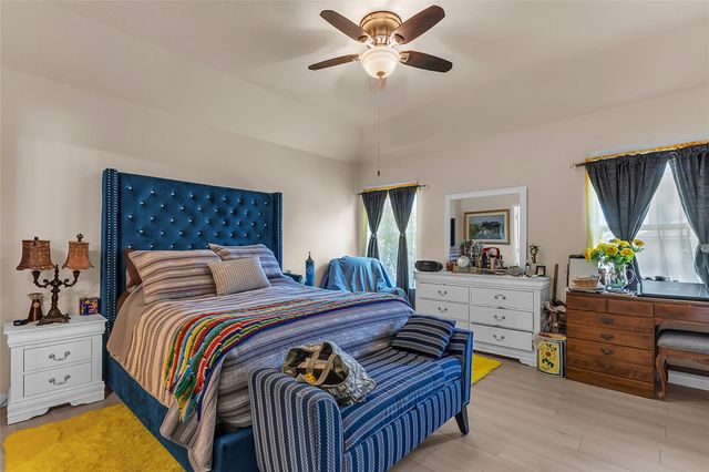 206 Linden LN, San Marcos, TX 78666