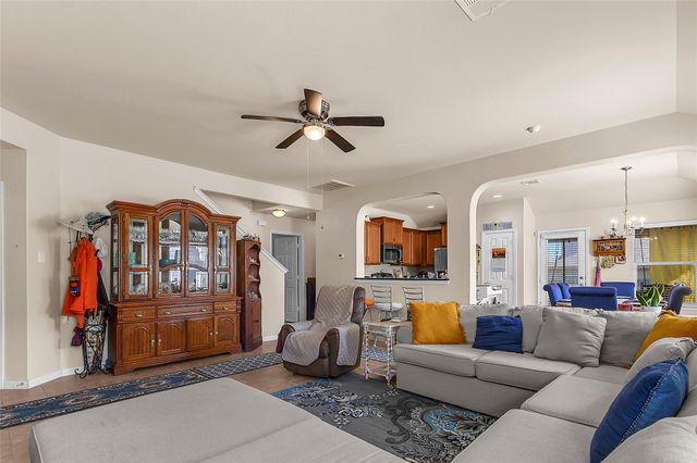 206 Linden LN, San Marcos, TX 78666