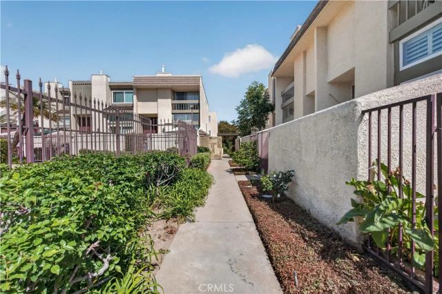9950 Topanga Canyon Boulevard 43, Chatsworth, CA 91311