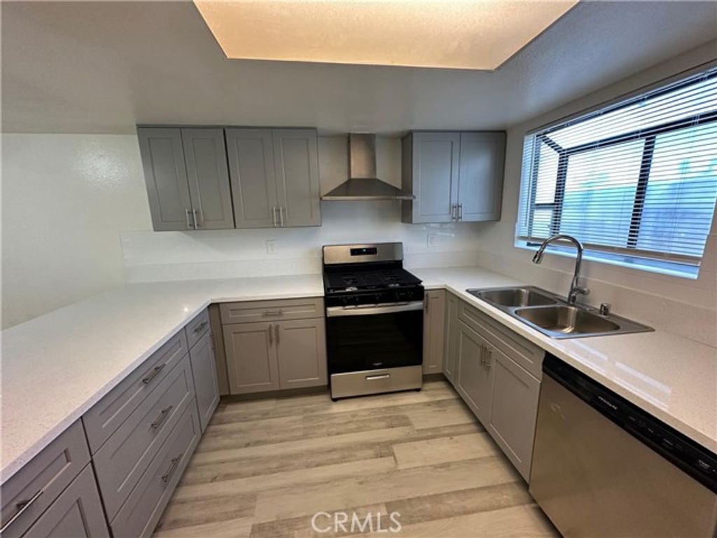 44155 10th, Lancaster, CA 93534