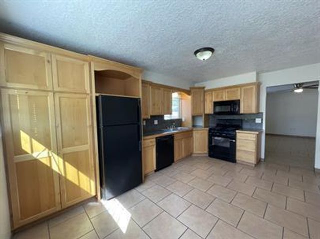 624 Espanola Street SE A-D, Albuquerque, NM 87108