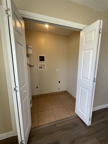 624 Espanola Street SE A-D, Albuquerque, NM 87108