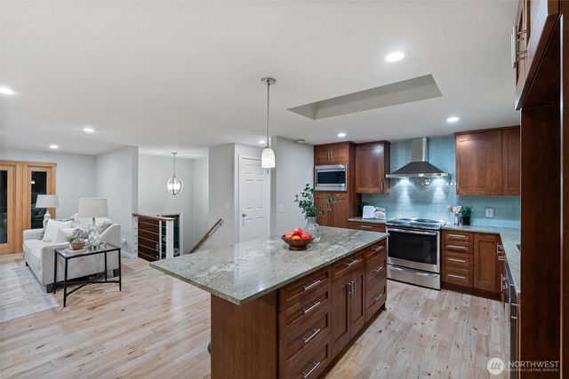 6530 61st Place SE, Snohomish, WA 98290