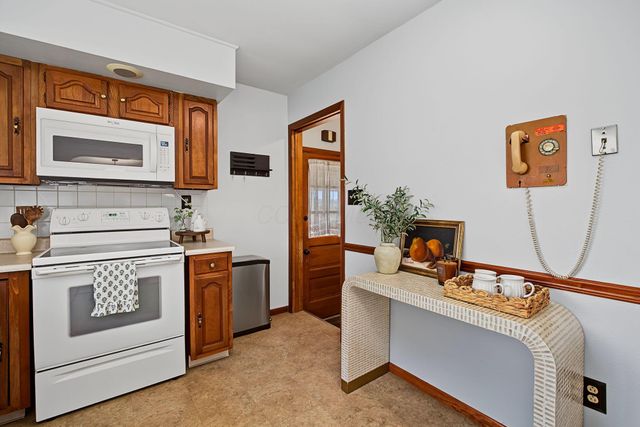 210 Broadway Road, Enon, OH 45323