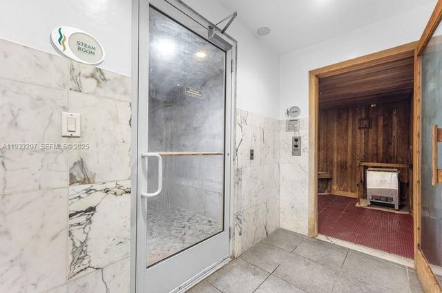 253 NE 2nd St. 2.2+ LRG DEN 3309, Miami, FL 33132