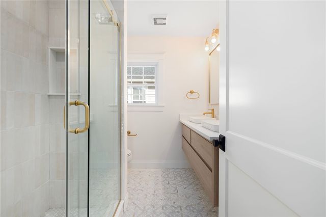 40 Atlantic Street, Newport, RI 02840