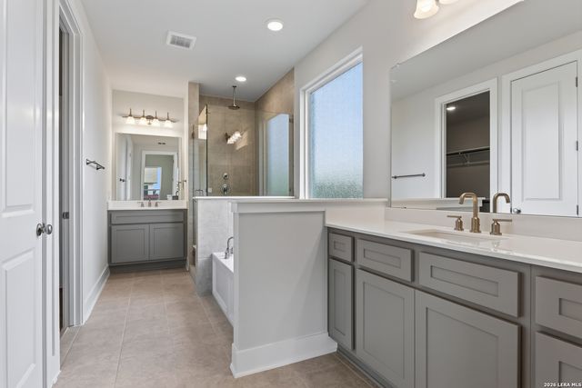 212 Megan's Lane, Castroville, TX 78009