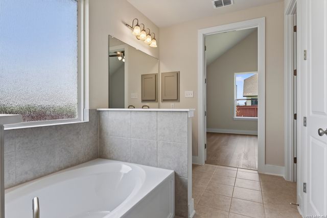 212 Megan's Lane, Castroville, TX 78009
