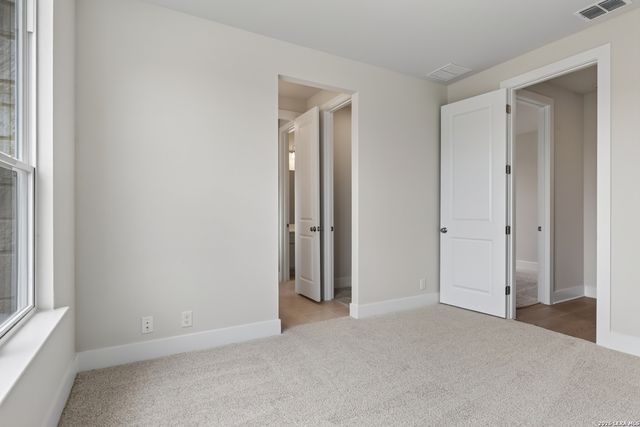 212 Megan's Lane, Castroville, TX 78009