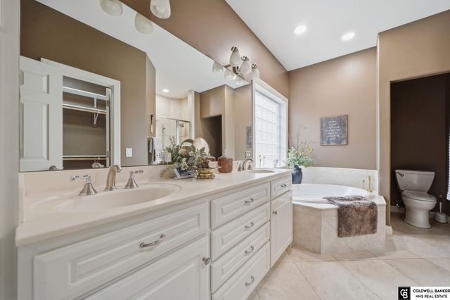 14736 Black Street, Bennington, NE 68007