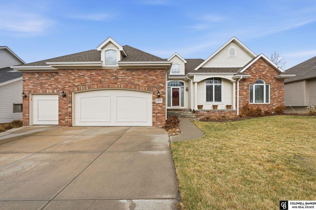 14736 Black Street, Bennington, NE 68007