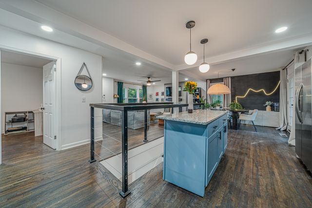 1208 Dempsey Dr, Nashville, TN 37217