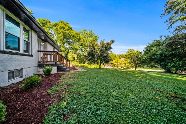 1208 Dempsey Dr, Nashville, TN 37217