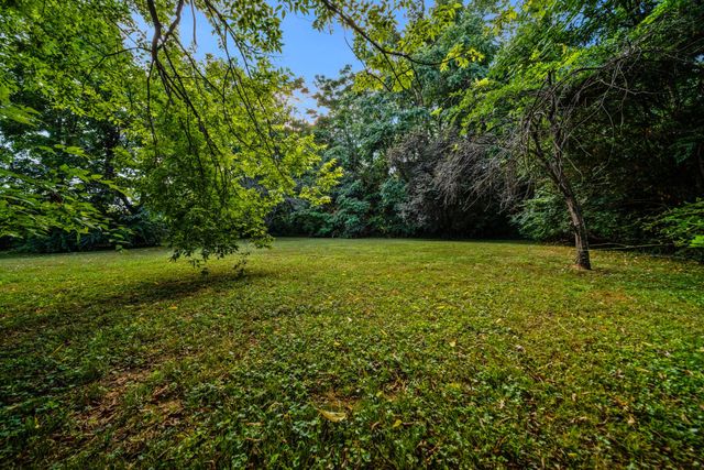 1208 Dempsey Dr, Nashville, TN 37217