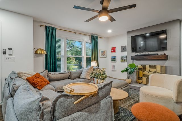 1208 Dempsey Dr, Nashville, TN 37217