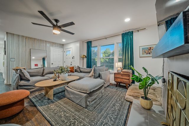 1208 Dempsey Dr, Nashville, TN 37217