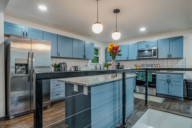 1208 Dempsey Dr, Nashville, TN 37217