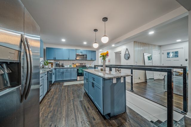 1208 Dempsey Dr, Nashville, TN 37217