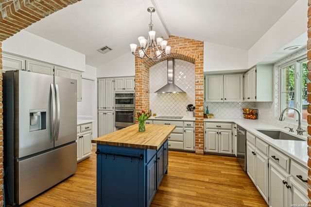 15719 Blue Creek St, San Antonio, TX 78232