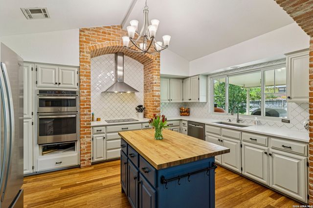 15719 Blue Creek St, San Antonio, TX 78232