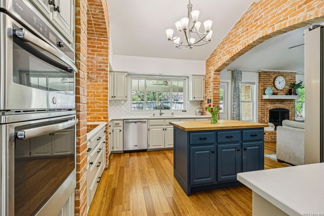 15719 Blue Creek St, San Antonio, TX 78232