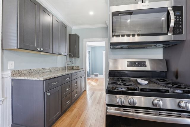 4 Valley Rd 4, Swampscott, MA 01907