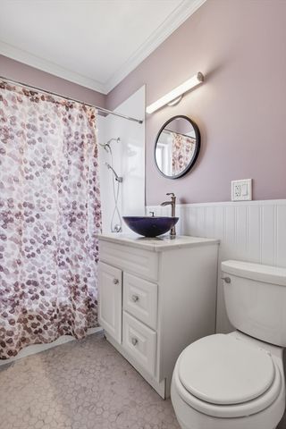 4 Valley Rd 4, Swampscott, MA 01907