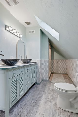 4 Valley Rd 4, Swampscott, MA 01907