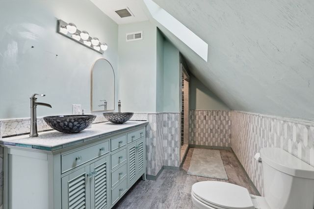 4 Valley Rd 4, Swampscott, MA 01907