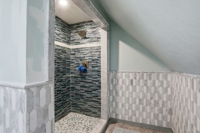 4 Valley Rd 4, Swampscott, MA 01907