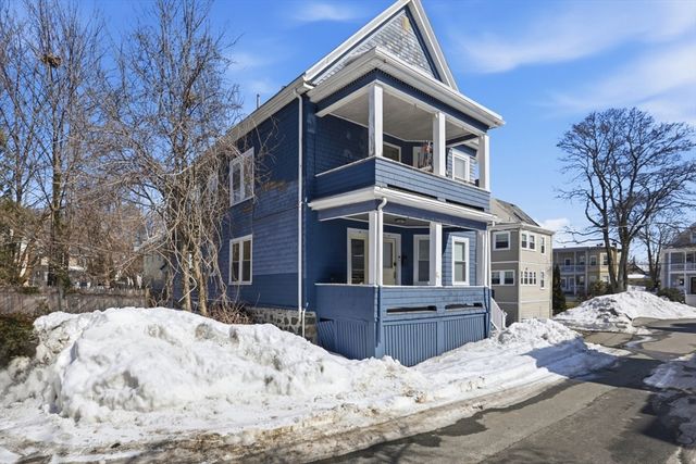 4 Valley Rd 4, Swampscott, MA 01907