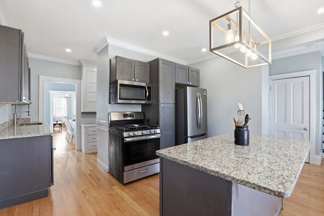 4 Valley Rd 4, Swampscott, MA 01907