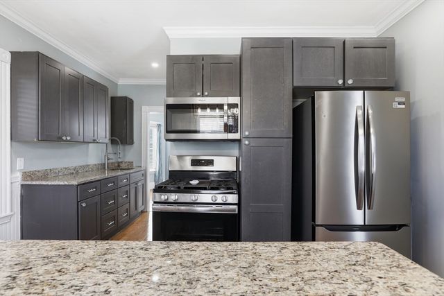 4 Valley Rd 4, Swampscott, MA 01907