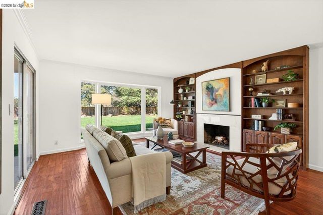 10565 Englewood Drive, Oakland, CA 94605